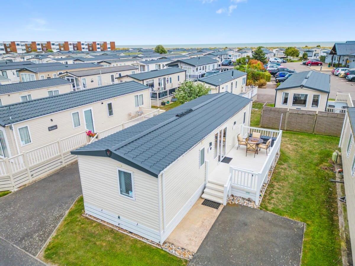 Escape To Paradise At Pevensey Bay Holiday Park 13 Woodland Walk Villa Exterior foto
